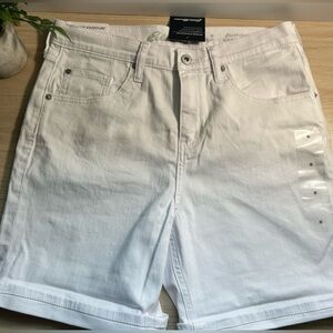 NWT Eddie Bauer White Boyfriend Mid rise Jean Shorts Cuffed